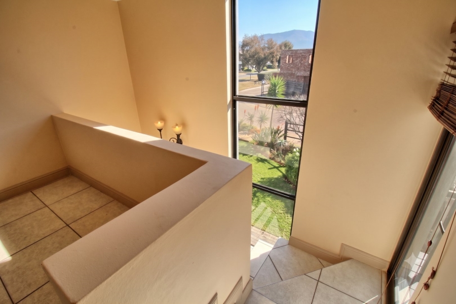 To Let 4 Bedroom Property for Rent in The Islands Estates North West